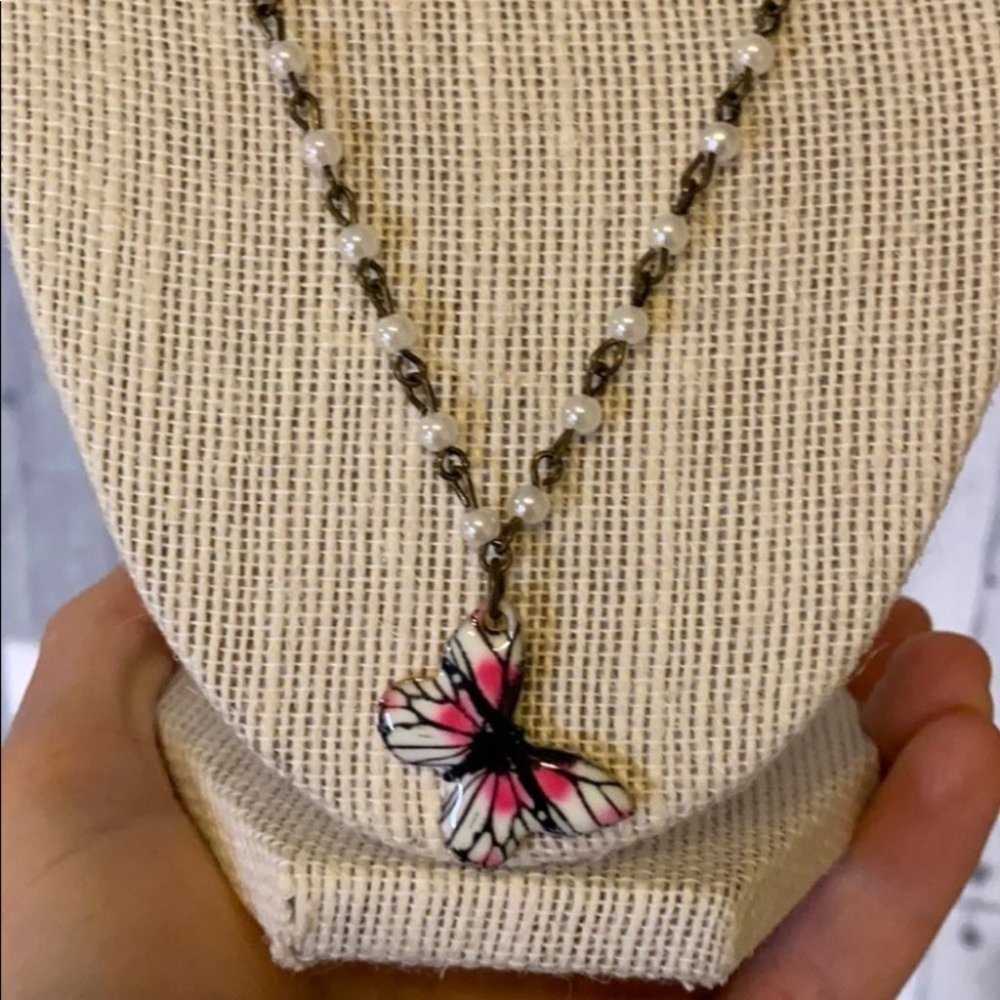 pearl & brass chain necklace with pink and white butterfly charm - Picture 9 of 14